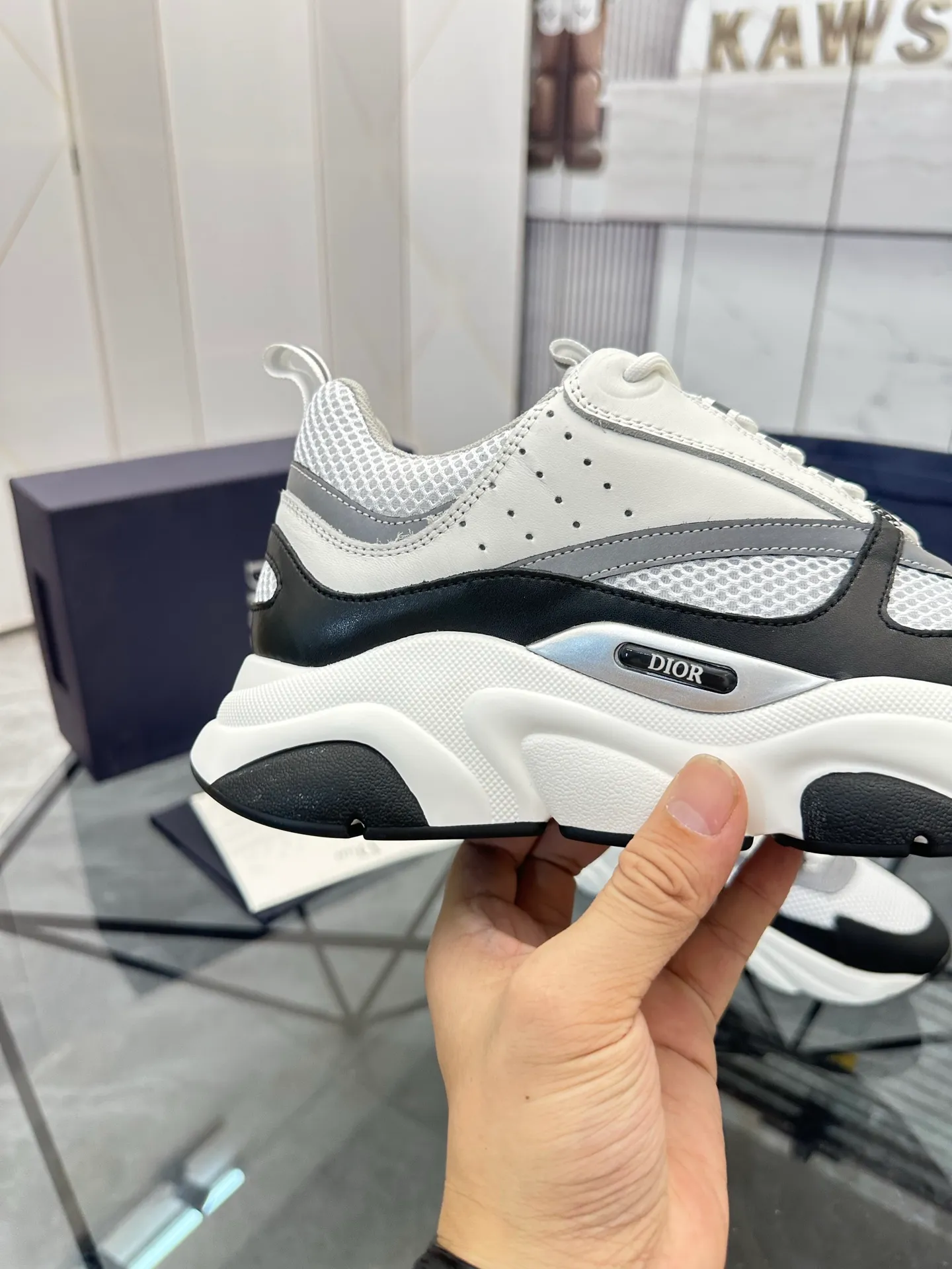 Men's shoes: 💰P460¥ Ready in Guangzhou, fully packaged Product trademark: Dior* "Dior*" low-top casual shoes Regular size: 38-46 (can be customized to 47) B22 Product materials: imported cowhide leather upper spliced ​​with original fabric, breathable lining, original outsole. Number: 920